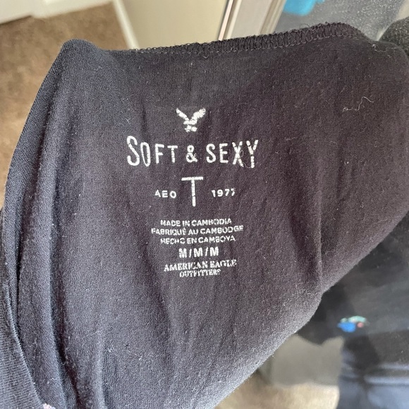 Women’s American Eagle T-Shirt - Picture 3 of 3